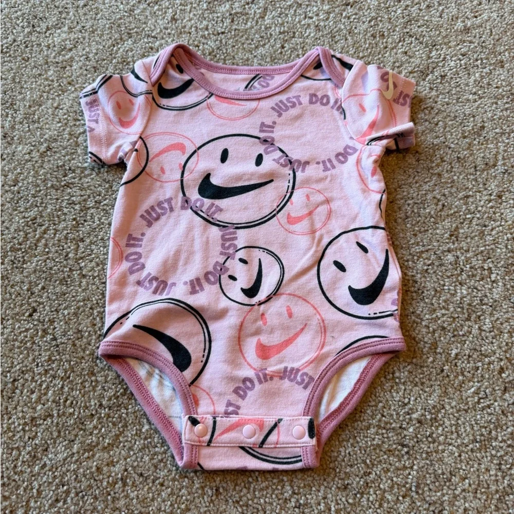 Nike Onesie and Pant Bundle - Picture 2 of 5